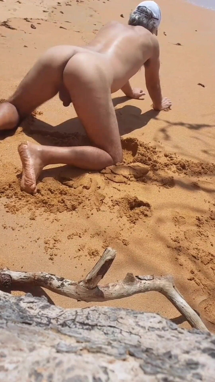 Ladysilvas: Ladysilva Nahá na pláži přijďte šukat můj sexy zadek