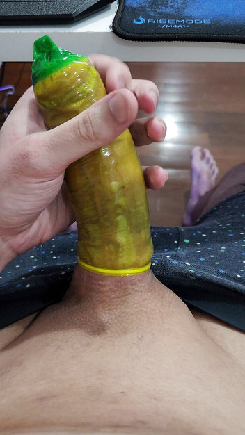 Lkdick8: Kondom Warna-warni Baruku.