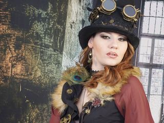 Bravo Models Media: 374 Elena Vega trong phim Pirate Girl trong trang phục...