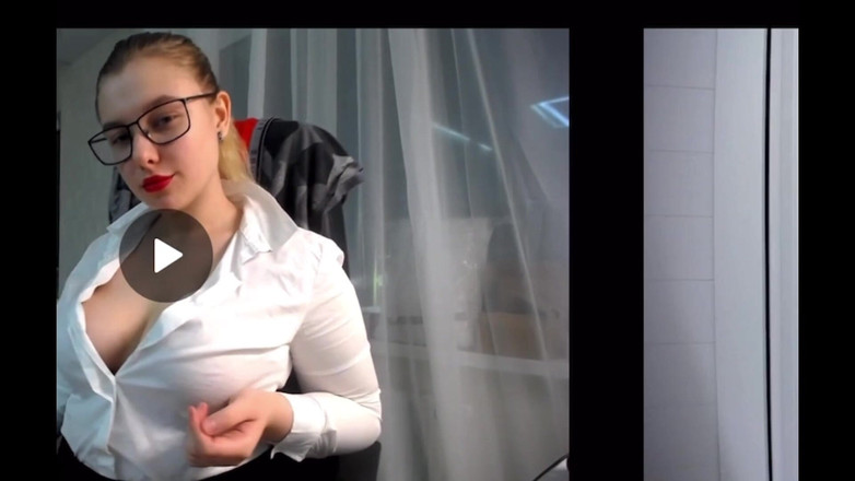 JuiceLussie: Calda ragazza giovane che gioca