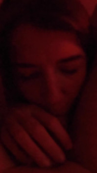 Überzeugte freundin auf video / sperma im mund