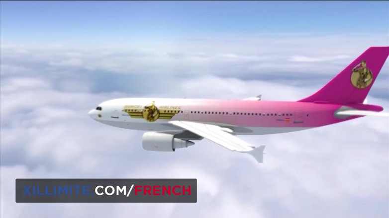 French girls at work: De stewardess oefent anale seks met een passagier