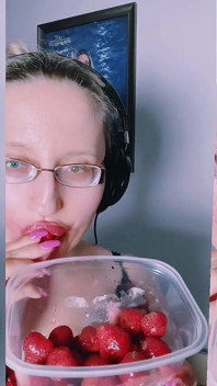 Asmr Strawberry Eating - Asmr, Óculos de Olho, Gianess, Batom, Lábios Grandes, Mough, Comida, Fetiche de Rosto, Unhas Longas