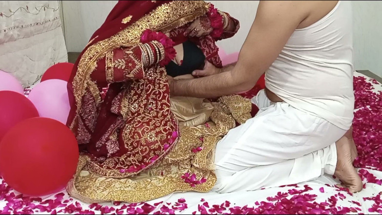 QueenbeautyQB: Malam Pertama - Permulaan Cantik Pasangan India Baru