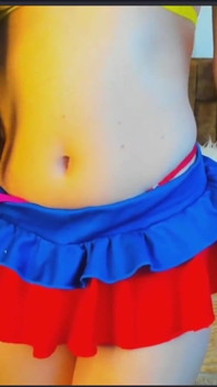 Une Latina Fait Un Show Sexuel À Poil, Gros Seins Naturels