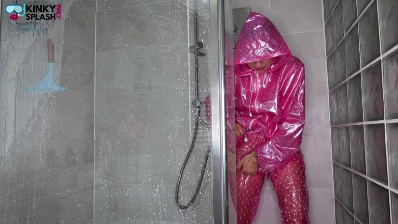 UKCuteGirl Lucy Lauren: หยอกล้ออาบน้ํา Pvc สีชมพูลื่น: แช่และเสียวๆ