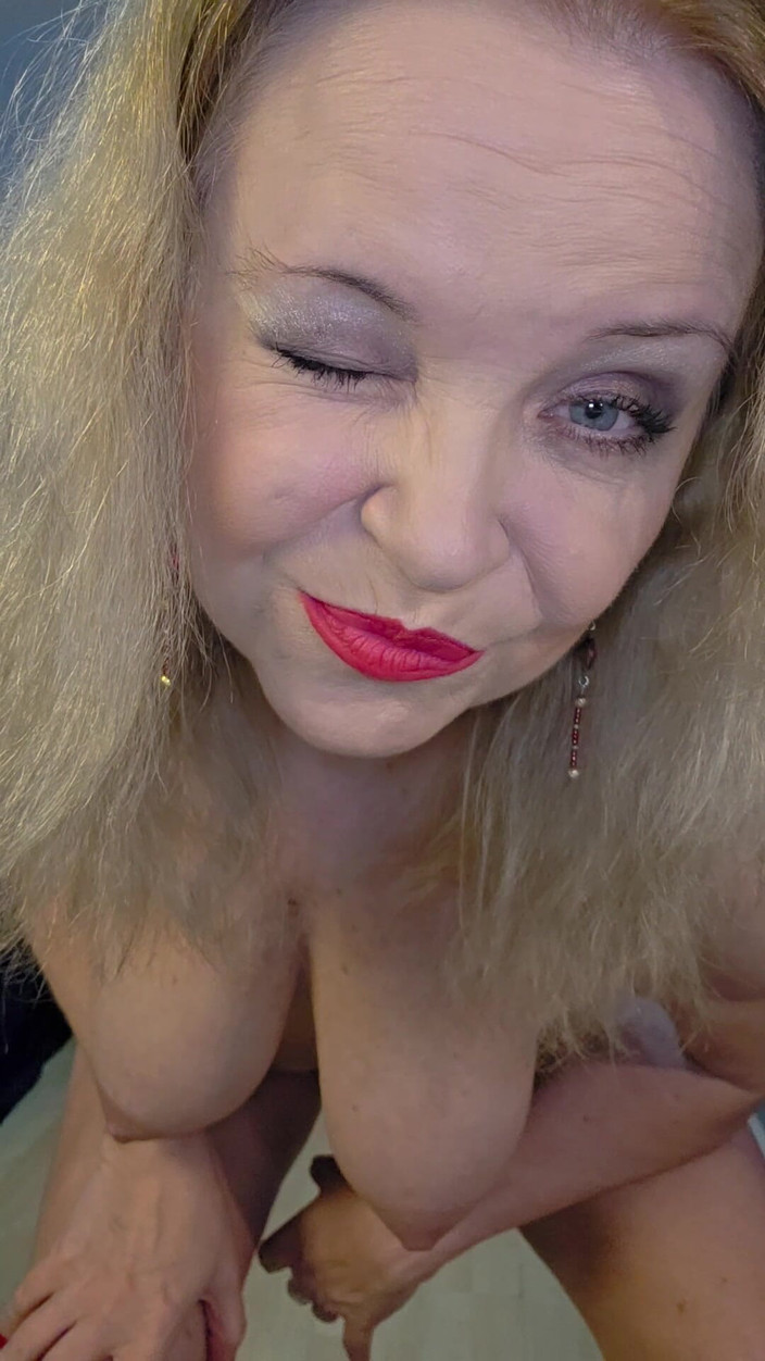 Misses_Jenny: 젖탱이와 손가락 자위