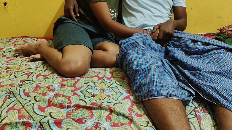 Sweet Couples: Tamil evli kadın kocası arkadaşıyla seks yapıyor net tamil ses