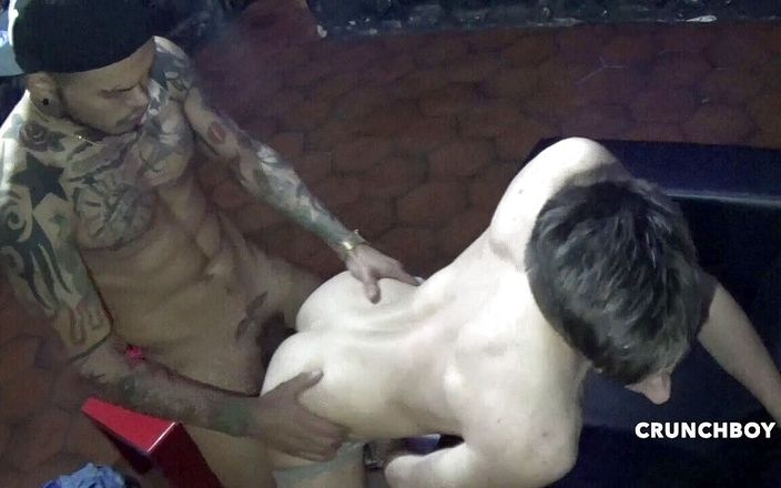 STRAIGHTS BOYS COERCED TO FUCK GAY: Philip Chce šukat bez sedla hetero latinoameričanem v zákulu
