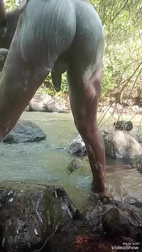 Sexyjayla254: साबुनी हस्तमैथुन बड़ा काला लंड बाहर वीर्य छोड़ रहा है भाग 2