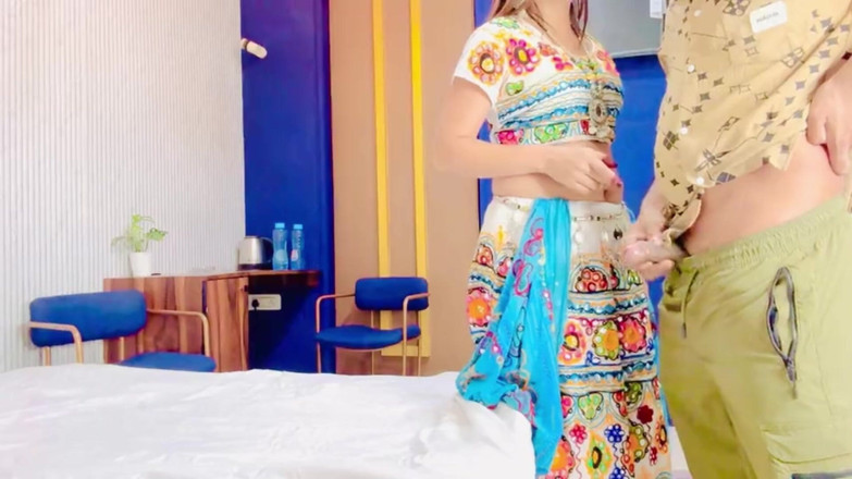 Nisha bhabhi ki chudai: Boyfriend Took Me to Hotel and Left