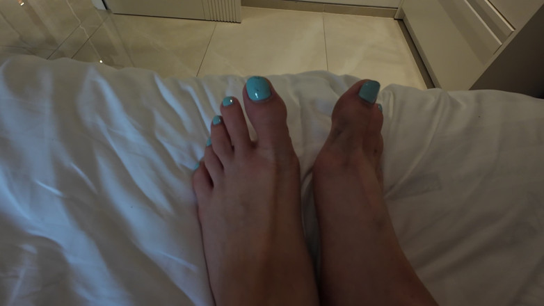ScottishSweetie: kloj ap pair vaali kaamukta: pair ki pairon ki pent...