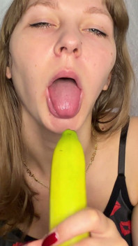 Banana Blowjob potěšující banán