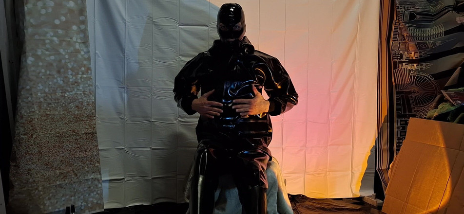 Dreamofevolution: Farmerrain Rainwear ve Lateks Maske