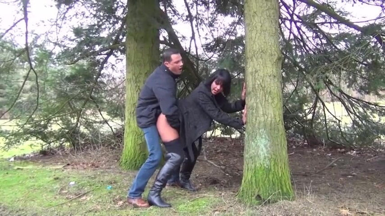 German amateur - 100% German hardcore videos: Brunette babe loves to play with her man