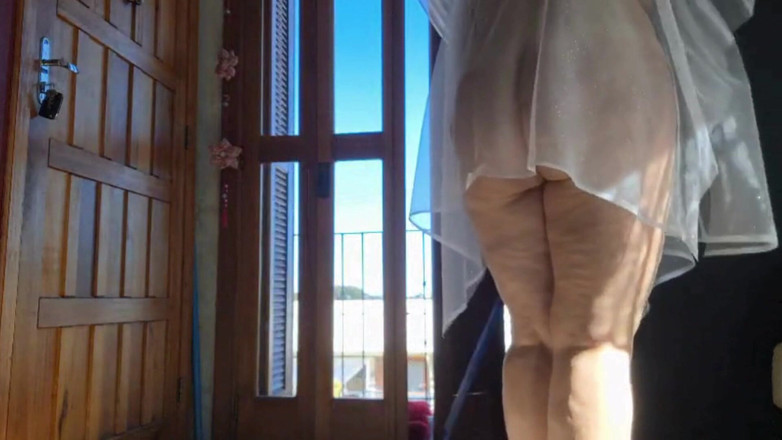 Priscila: Ik betrapte mijn stiefmoeder op het schoonmaken op camera.