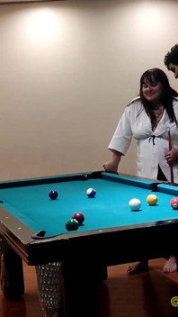 A pierdut pariul și a trebuit să-l lase pe cel mai bun prieten al său să-l fută acasă