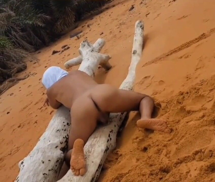 Ladysilvas: Ladysilva na praia nua que bunda gostosa