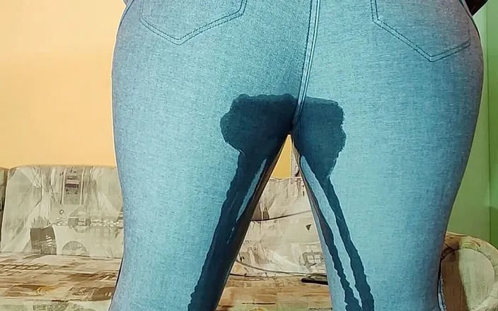 Young_strawberry: Čůrání do kalhot