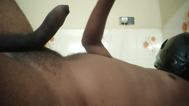 Blackdick66: Melancap zakar dalam posisi Laydown
