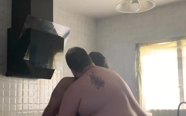 Ksanchez1203: Meeting with Compadre Eljodedor31 in the Kitchen