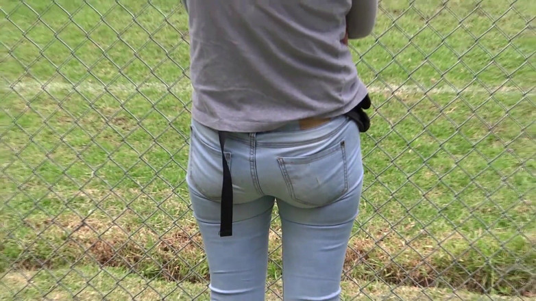 Ardientes69: 妻は友達に大きなお尻を見せびらかして、オナニーしたりセックスしたりします