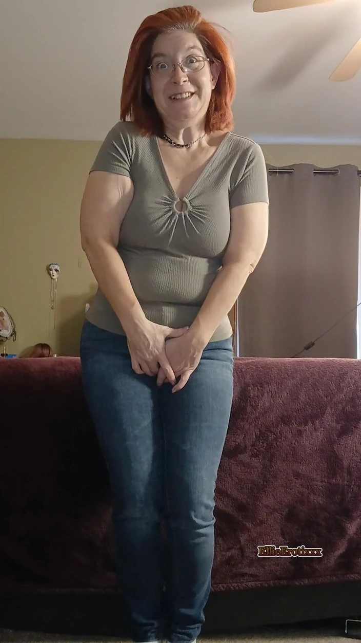 Elianna: Spread Pussy Spraying Your Face