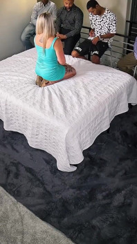 Kåt het fru pratar om att vilja ha 5 creampies från 5 BBC: s