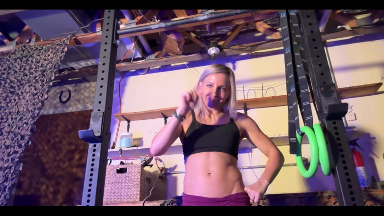Lora Cross: Strong Blonde Pull-ups