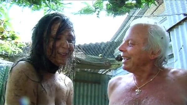 Java Consulting: Dirty girl gets shut off outdoors in the mud