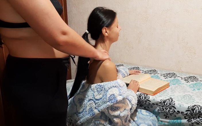 Lesbian-illusion: Am împiedicat-o să studieze pentru examen și am futut-o