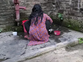 SAFI-SEXY: I See Aunty Taking a Bath Naked in the Washroom...