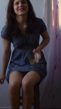 Sexy teenagerka a šťáva, aby její vyboulený močového měchýře