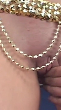 Blonde MILF bekommt ihre muschi weit gesahnt
