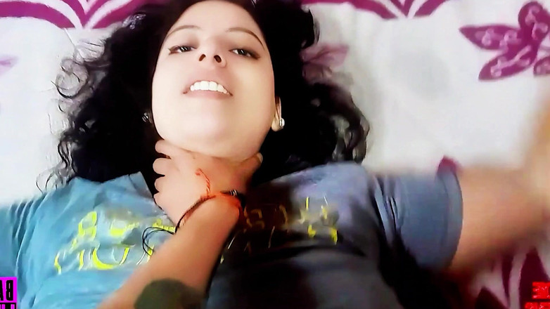 Babyluna939: Moje nevlastní sestra mi dává footjob a naplňuji ji mlékem, část 1...