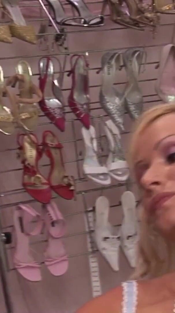 Blonde boobs enjoy seducing one cock (Threesome 4ever) Blonde boobs enjoy seducing one cock (Threesome 4ever)