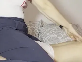 scarlettandc: Le Enseno a Mi Empleada a Comportarse Como Una Sumisa...