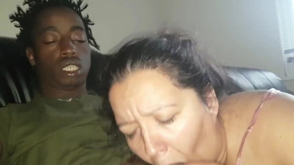 Real homemade BBW BBC porn: 내 젖은 보지에 손가락을 대고 흑인 대물 자지를 빠는 와일드엔글리쉬