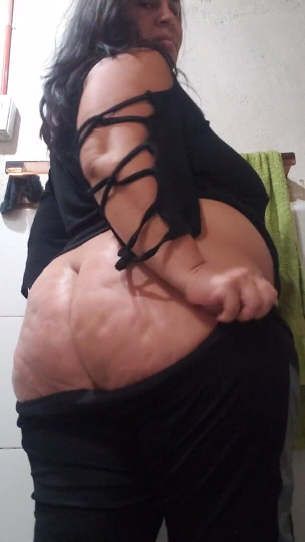 Riderqueen: Bbw latina velký zadek naolejovaný olejem
