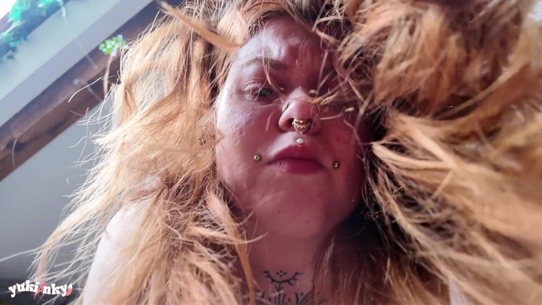 yukinky: POV: Prysknę cię w twarz – prysk, owłosiony, femdom, siedzący na...
