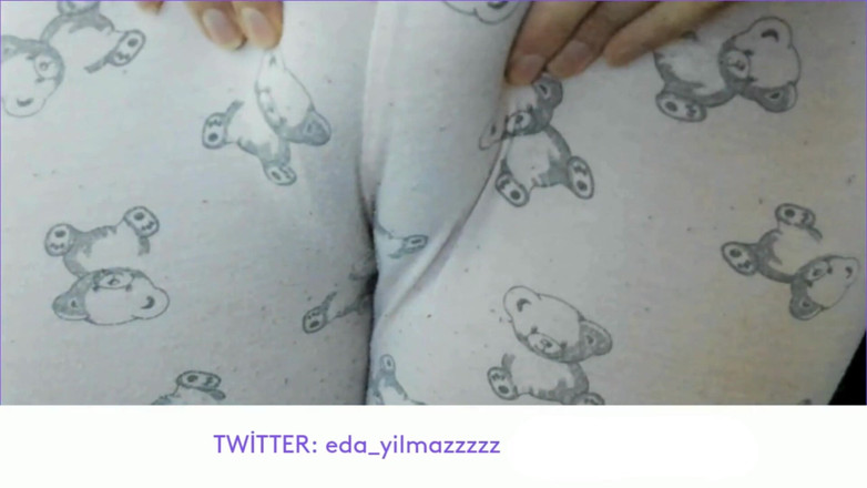 bigass_sexy_bigboobs: Masturberen met pyjama