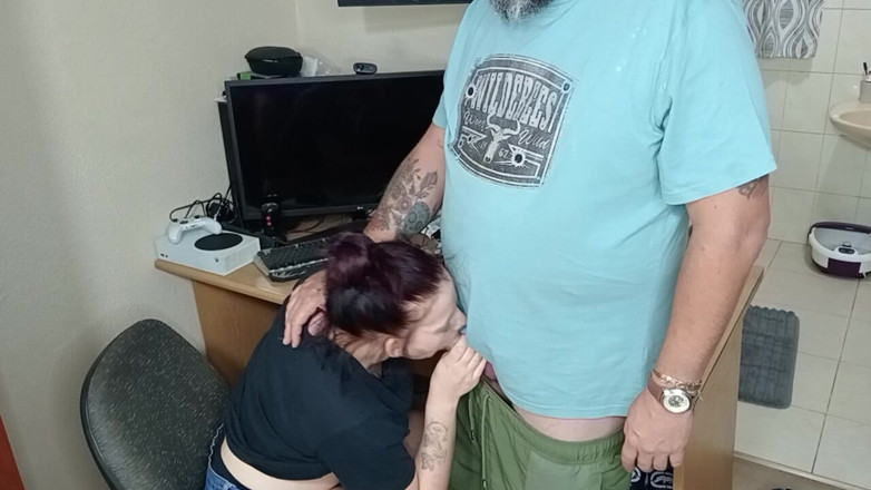 Bigjoefuckalott: Cocoldmy Freundin F****** Das Gesicht Meiner Ehefrau