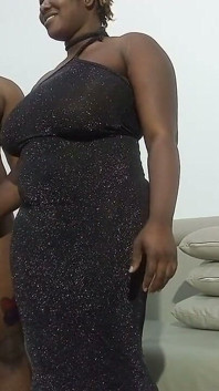uske paas svadisht, bahut seksi sharir hai