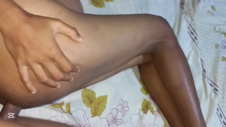 Sadu: Gamata Aluthen Awa Grama Sewaka Misge Geta Panala Hukana Mama