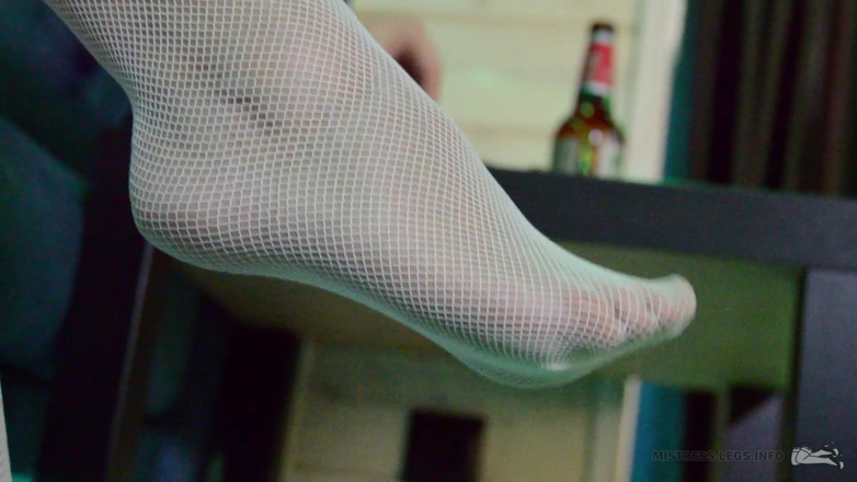 Mistress Legs: Белые подошвы, фетиш крупным планом