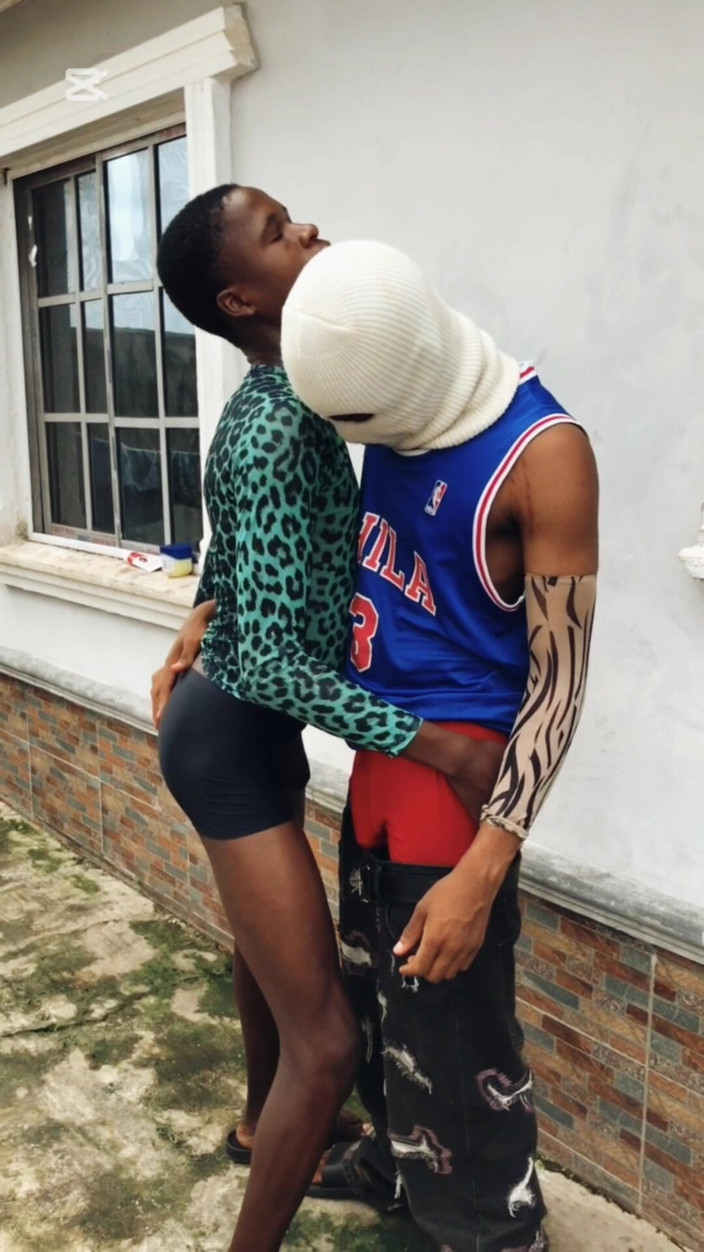BlaqHandSomeGuy: Faire L’amour Dans Un Endroit Ouvert