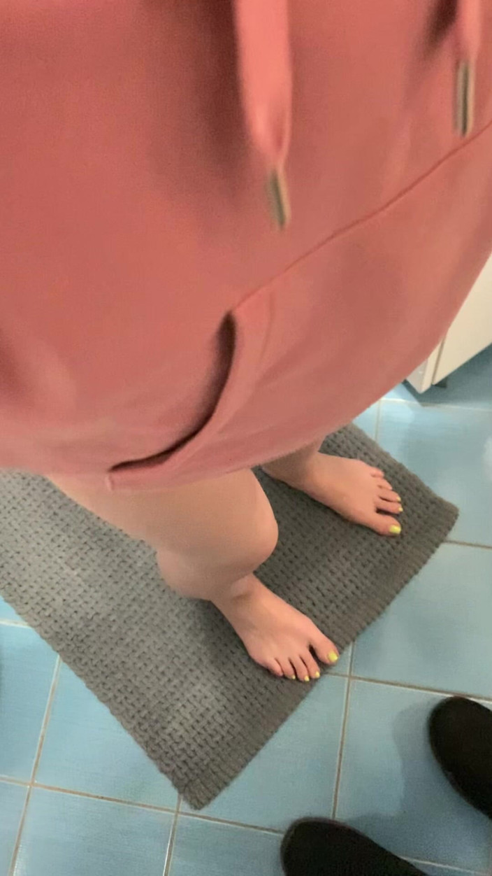 Hot wife biba: 밀프 오줌 절망 POV 오줌싸기 여자