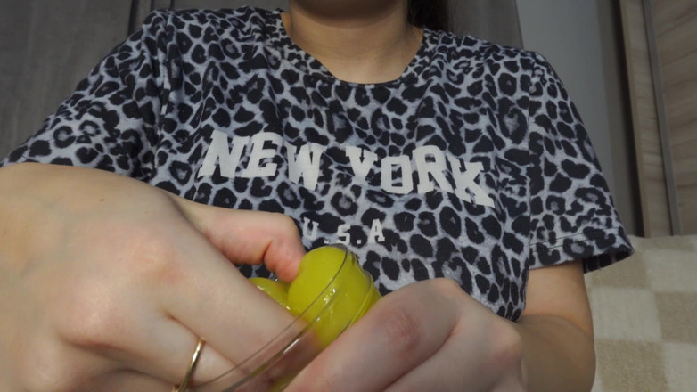 AmayaMori: Je style mes cheveux et répare mes ongles parce qu’ils...