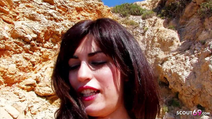 Full porn collection: 度假者用避孕套在海滩上操饥渴的熟女Naty