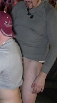 Een hele grote lul neukt haar kont